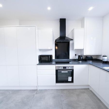 Entire Modern Home With Private Parking For 6/8 Persons Worksop Esterno foto