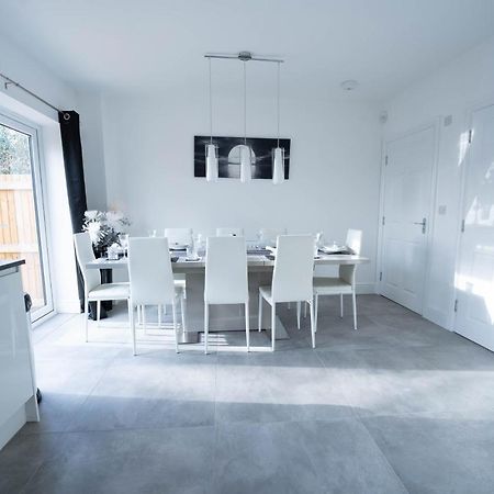 Entire Modern Home With Private Parking For 6/8 Persons Worksop Esterno foto
