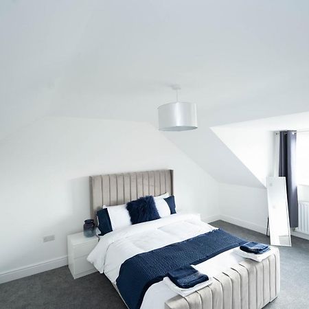 Entire Modern Home With Private Parking For 6/8 Persons Worksop Esterno foto