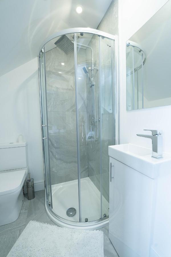 Entire Modern Home With Private Parking For 6/8 Persons Worksop Esterno foto