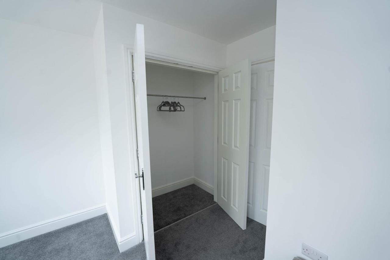 Entire Modern Home With Private Parking For 6/8 Persons Worksop Esterno foto