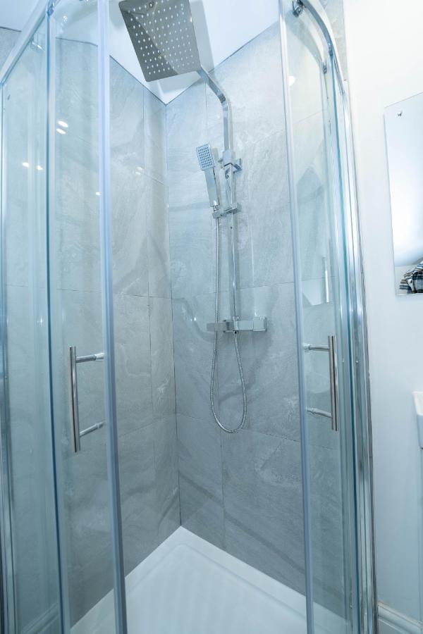 Entire Modern Home With Private Parking For 6/8 Persons Worksop Esterno foto