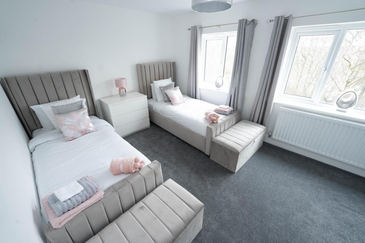 Entire Modern Home With Private Parking For 6/8 Persons Worksop Esterno foto