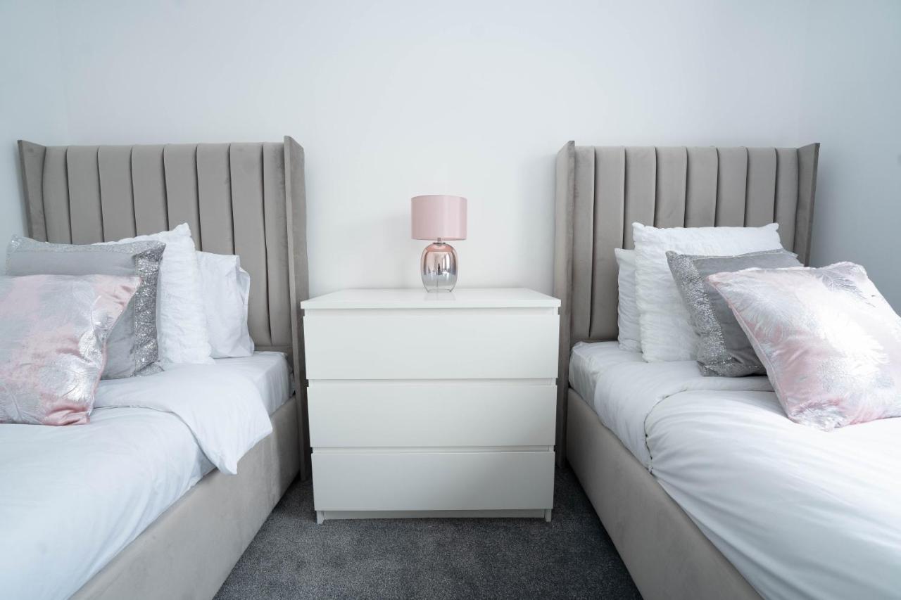 Entire Modern Home With Private Parking For 6/8 Persons Worksop Esterno foto