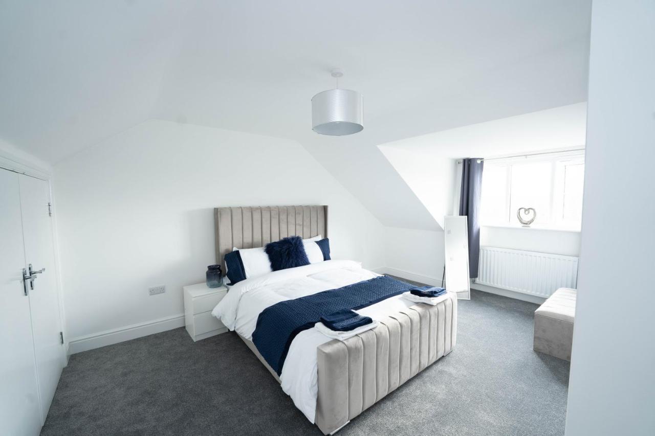 Entire Modern Home With Private Parking For 6/8 Persons Worksop Esterno foto