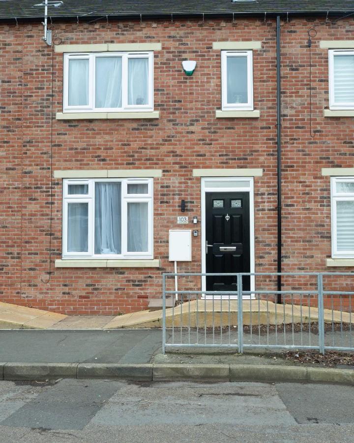 Entire Modern Home With Private Parking For 6/8 Persons Worksop Esterno foto